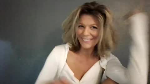 Snapshot of haileys123 chatting on 06.06.26 Hailey online show from 06.06.26