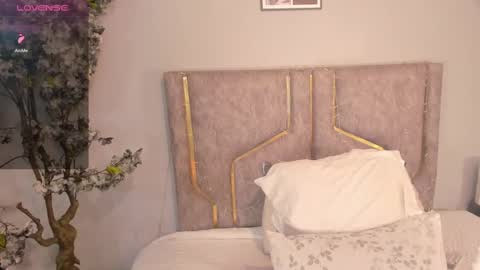 haileystonei online show from 10.01.25