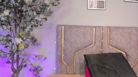 haileystonei online show from 11.07.25