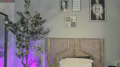 haileystonei online show from 12.05.25