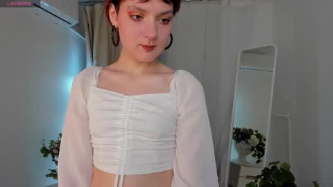 Snapshot of hairy_queeen chatting on 09.18.25 hairy_queeen online show from 09.18.25