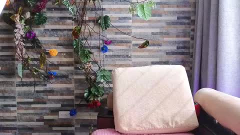 Snapshot of hairyandsexysalma chatting on 10.29.25 SALMA  online show from 10.29.25