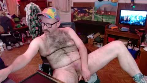 Snapshot of hairyoldperv chatting on 06.14.26 Justin online show from 06.14.26