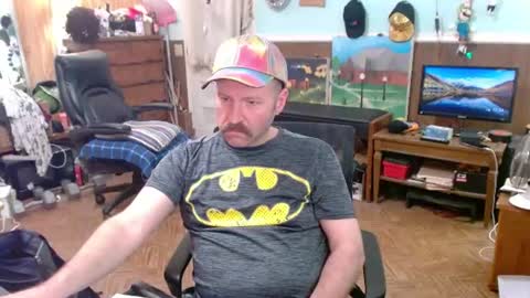 Snapshot of hairyoldperv chatting on 06.19.26 Justin online show from 06.19.26