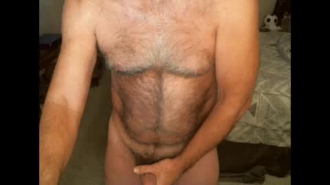 Snapshot of hairypecsguy chatting on 03.11.25 Hairy pecs online show from 03.11.25