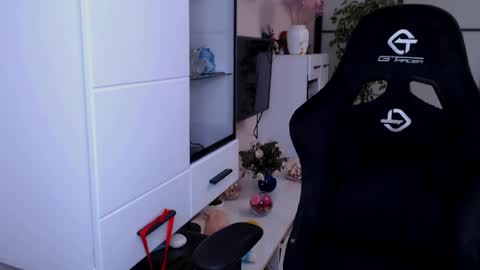 Snapshot of hairypussygranny chatting on 05.09.26 Monika online show from 05.09.26