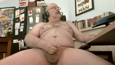 Snapshot of hairyuncut chatting on 04.30.26 Ask me online show from 04.30.26