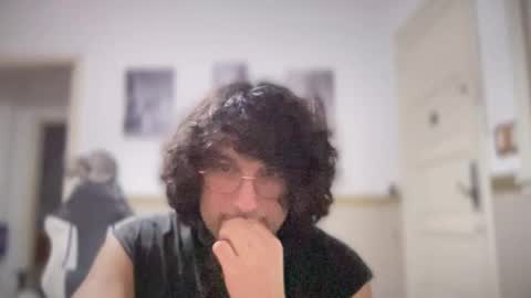 halfblood18 online show from 10.26.25