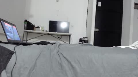 halfenaked17 online show from 11.18.25