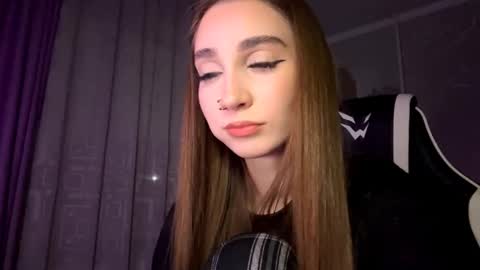 Holly online show from 11.06.25