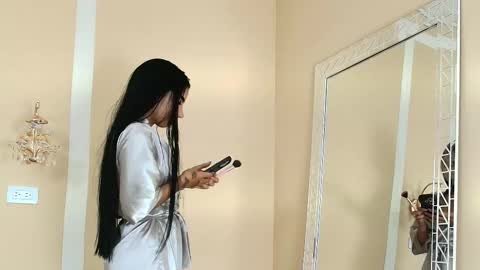 Snapshot of halliestone chatting on 12.16.25 Hallie Stone online show from 12.16.25