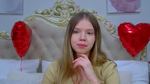 Snapshot of hallybradley chatting on 02.19.26 HallyBradley online show from 02.19.26