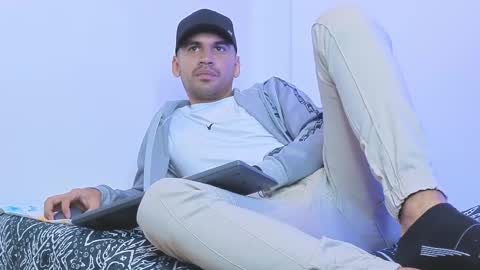 hamiltong12 online show from 01.11.26