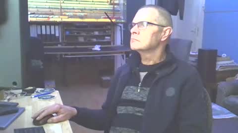 Snapshot of hamto65 chatting on 12.25.24 Prefer men 80 online show from 12.25.24