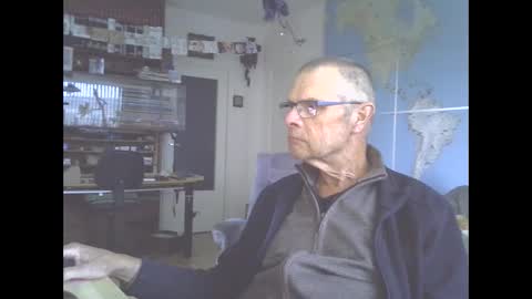 Snapshot of hamto65 chatting on 02.13.25 Prefer men 80 online show from 02.13.25