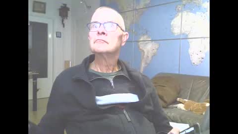 Snapshot of hamto65 chatting on 03.01.25 Prefer men 80 online show from 03.01.25