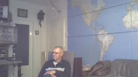 Snapshot of hamto65 chatting on 03.03.25 Prefer men 80 online show from 03.03.25