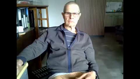 Snapshot of hamto65 chatting on 03.30.26 Prefer men 80 online show from 03.30.26