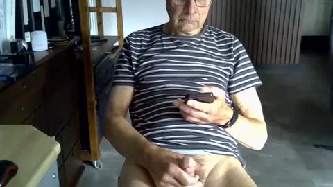 Snapshot of hamto65 chatting on 06.14.26 Prefer men 80 online show from 06.14.26