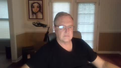 Snapshot of han63 chatting on 10.04.25 Han online show from 10.04.25