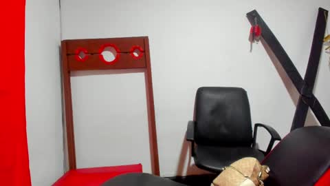 Hana and Zeta online show from 03.11.25