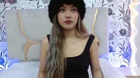 hanaa_tay online show from 10.04.25
