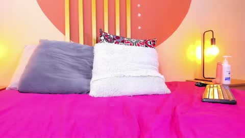 HANAH  online show from 02.25.25