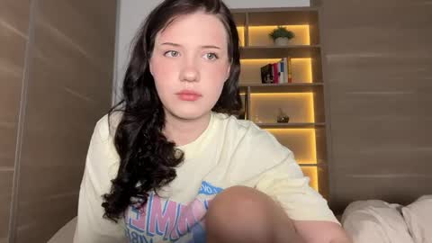Snapshot of hanahwoods chatting on 06.03.26 hanahwoods online show from 06.03.26