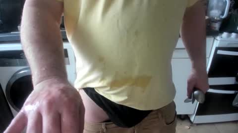 Snapshot of handncocknocum chatting on 12.28.24 handncocknocum online show from 12.28.24