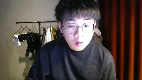 handsome_mannn online show from 12.18.24