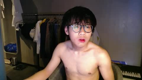 Snapshot of handsome_mannn chatting on 05.16.26 handsome_mannn online show from 05.16.26