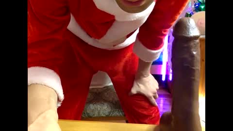 Snapshot of handsomealfie chatting on 12.21.24 HandsomeAlfie online show from 12.21.24