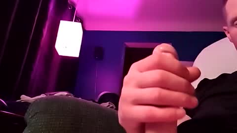 handsomerob42 online show from 10.05.25