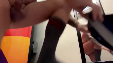 hangit0ut online show from 12.16.25