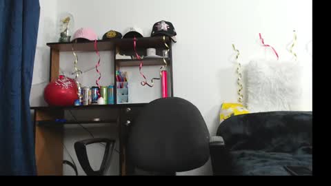 Snapshot of hank_fuller01 chatting on 02.21.25 Hank online show from 02.21.25