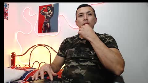 Snapshot of hank_fuller01 chatting on 03.02.25 Hank online show from 03.02.25