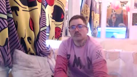 Snapshot of hankrams chatting on 11.30.25 hank rams online show from 11.30.25