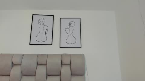 hanna__evans_ online show from 09.12.25