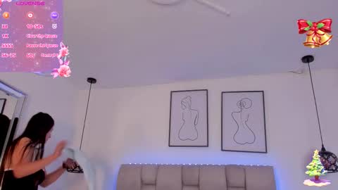 hanna__evans_ online show from 12.17.25