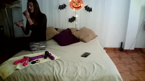 Hanna charming online show from 10.05.25