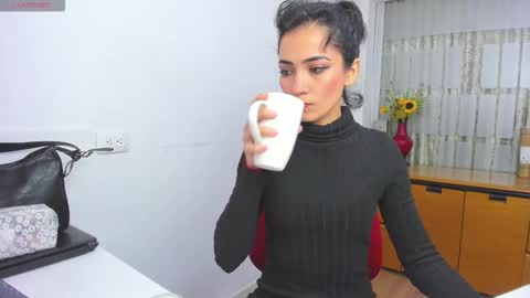 Sara online show from 12.21.25