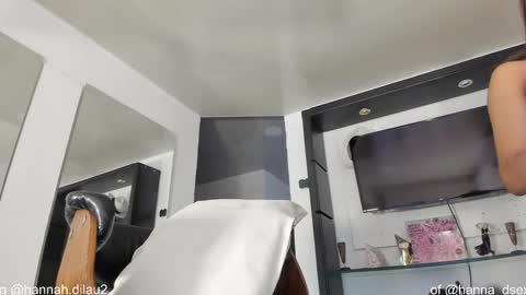 hannah dilau  online show from 10.15.25