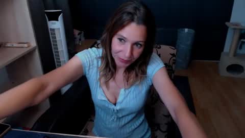 Snapshot of hanna_ha chatting on 06.15.26 hanna_ha online show from 06.15.26