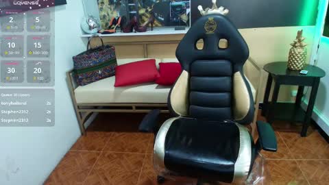 hanna_lamber online show from 02.17.25