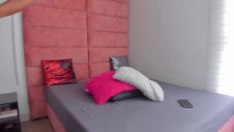 Hanna lens online show from 11.26.25