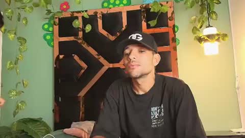 Snapshot of hanna_sebas chatting on 06.23.26 HANNA Y SEBAS online show from 06.23.26