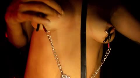 Snapshot of hanna_slut chatting on 02.19.25 EVA online show from 02.19.25