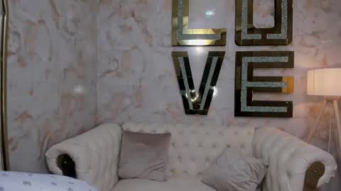 Snapshot of hanna_slut chatting on 10.22.25 EVA online show from 10.22.25