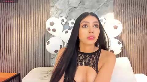 Snapshot of hanna_stell chatting on 06.26.26 Hanna S online show from 06.26.26