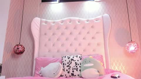 Snapshot of hanna_weston chatting on 12.30.24 hanna online show from 12.30.24